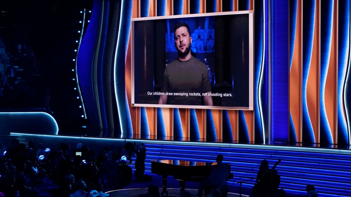  Zelenskyy asks Grammys audience to support 'in any way you can' 