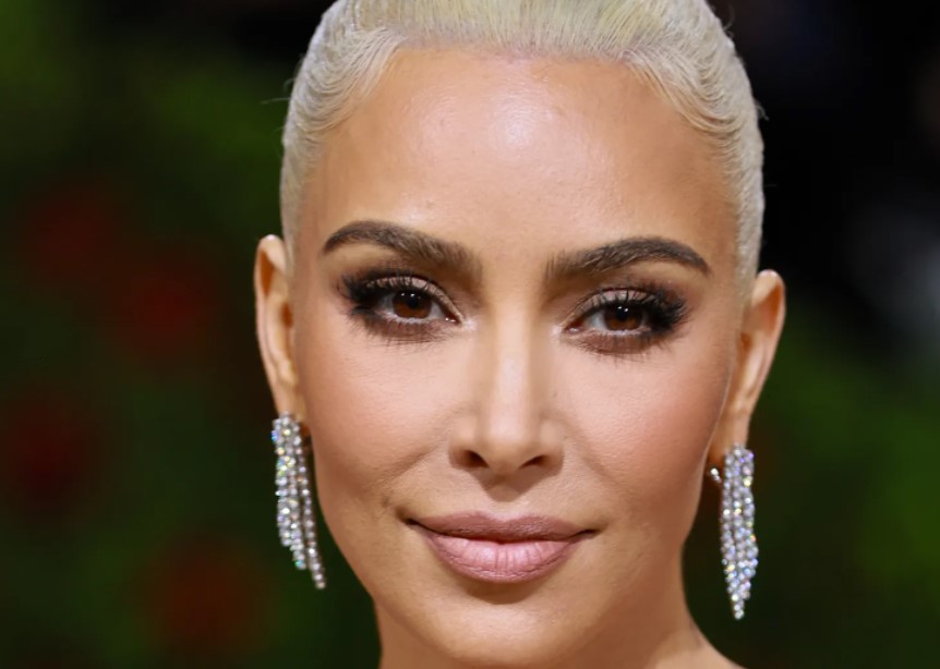 Kim Kardashian Went Platinum Blonde for a Full Marilyn Monroe Moment at the 2022 Met
