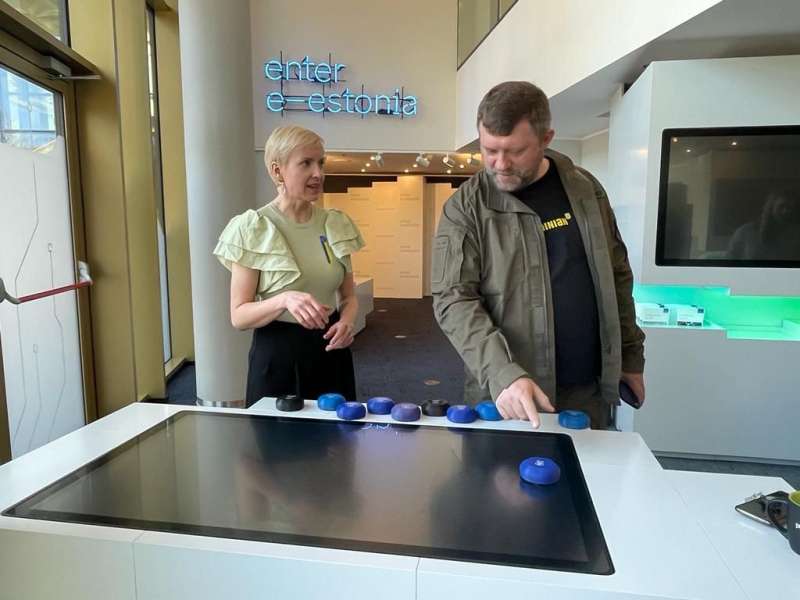 During his visit to the Republic of Estonia, Oleksandr Korniyenko visited e-Estonia Briefing Center