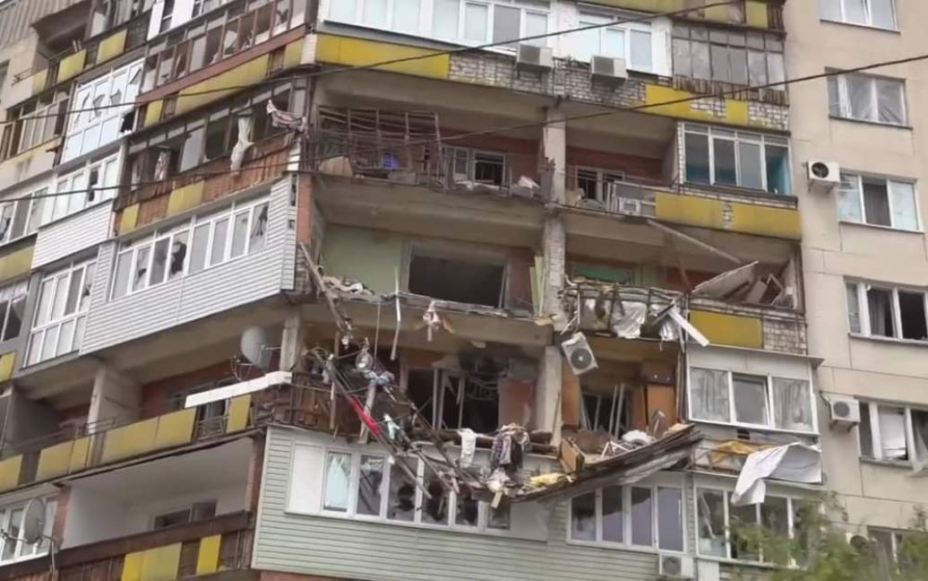 Severodonetsk is a city on fire: a photo report from the city where the fighting