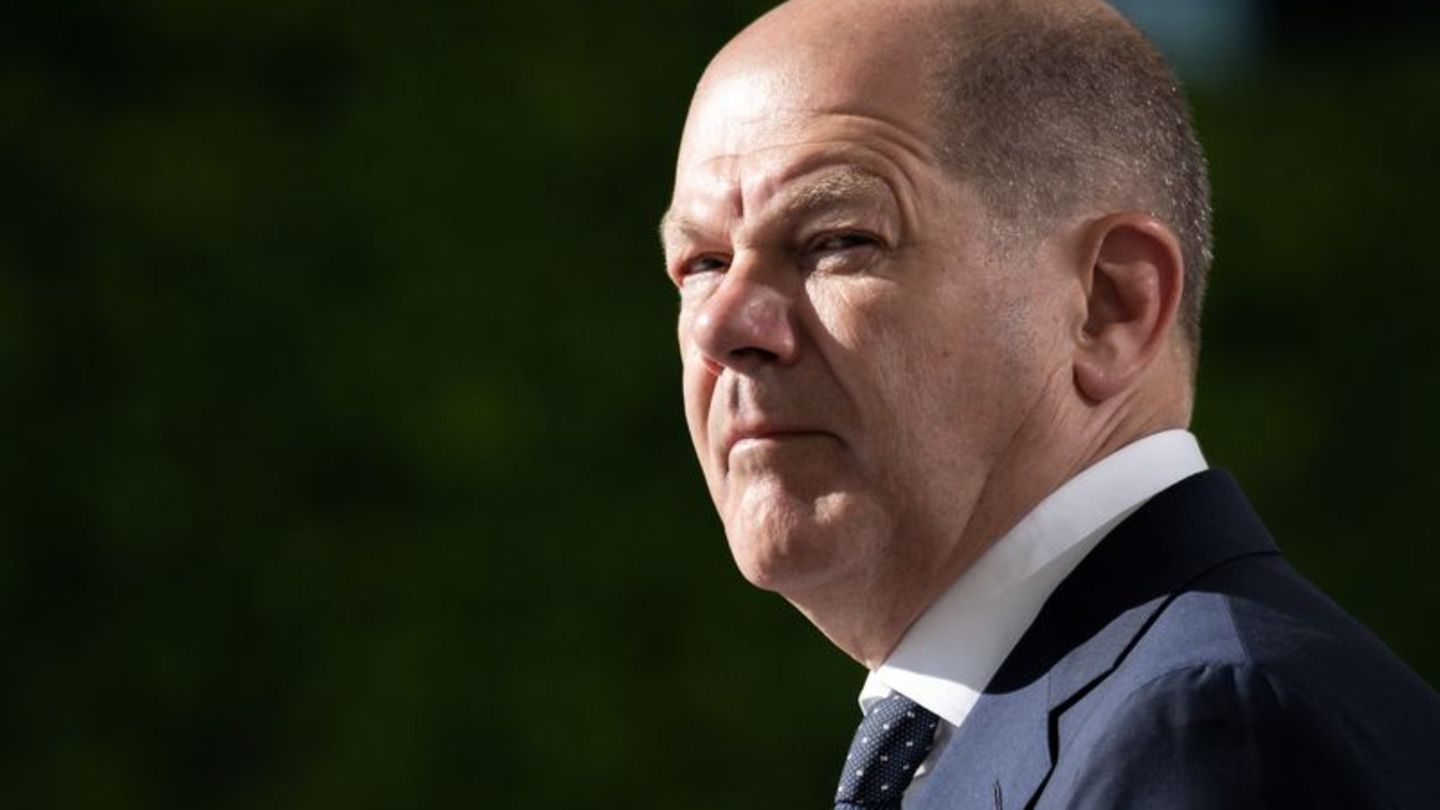 Germany's Scholz vows to strengthen NATO's eastern flank