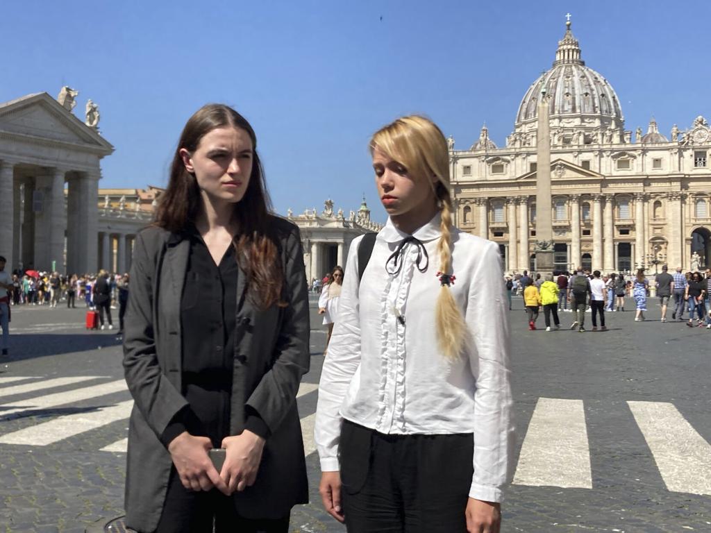 Wives of Azovstal defenders address journalists: Show in what conditions our heroes are kept. VIDEO