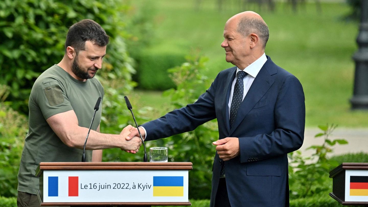 Opinion: Olaf Scholz in Kyiv — winning back a bit of trust