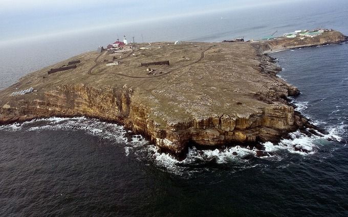 Ukrainian army hits Snake Island, inflicts bad losses on russians