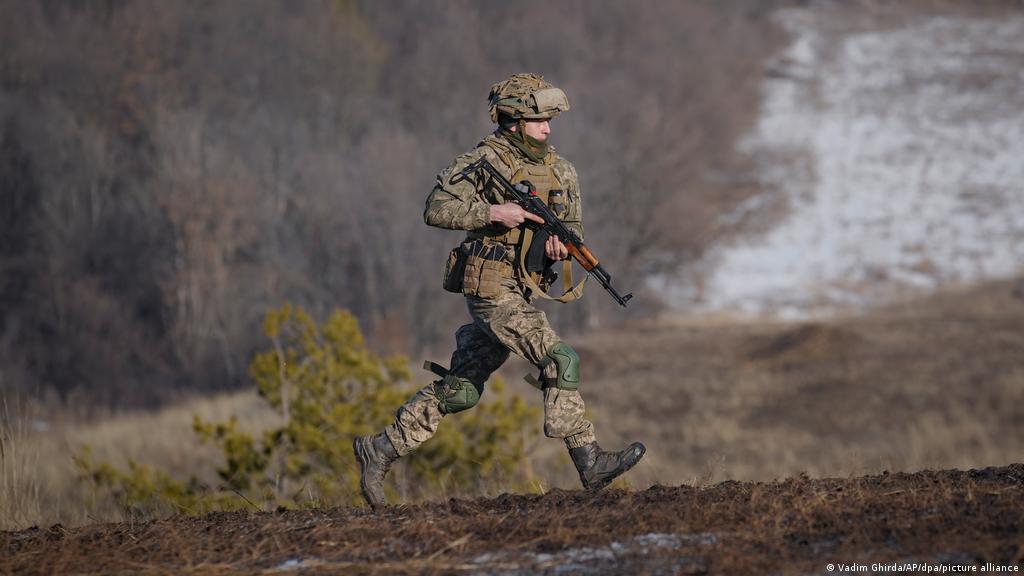 Ukrainian Armed Forces strengthen defence in Luhansk Oblast and gradually retake Kherson Oblast - Zelenskyy