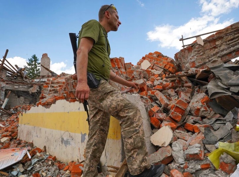 Zelenskyy: Western Artillery Effective Against Russians