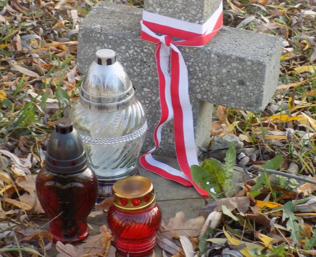Warsaw calls desecration of graves in Belarus 'disgraceful'