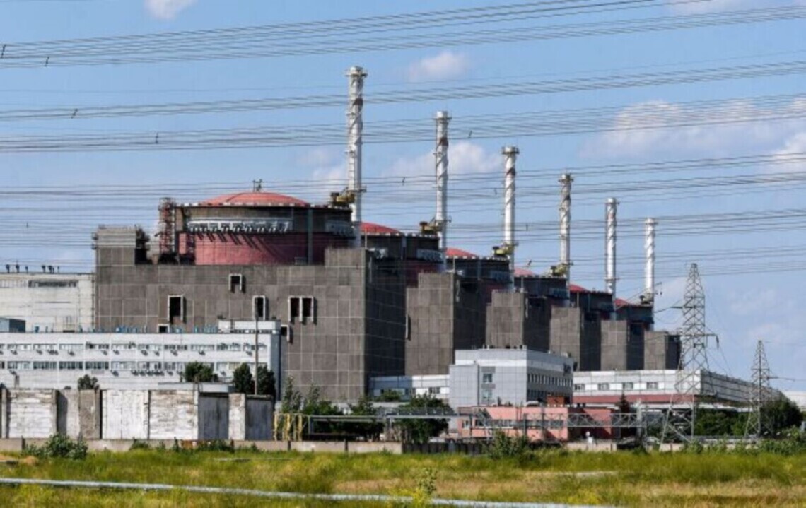 The occupiers shelled the ash disposal areas of the Zaporizhzhia TPP and raised clouds of