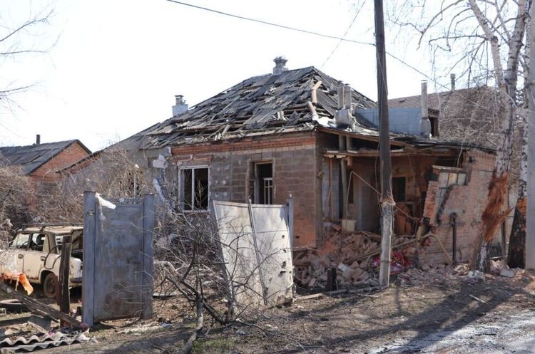 russian troops attacked Derhachi town in Kharkiv Oblast from the S-300 missile system