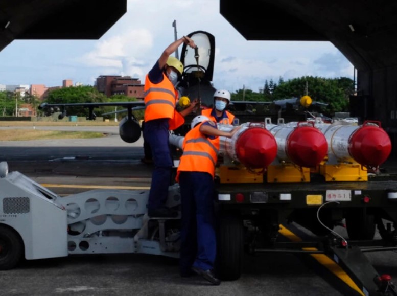 US Angers China With Potential $1.1B Arms Sale to Taiwan