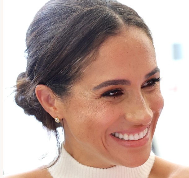 Meghan Markle's Messy Bun Is Back, Baby!