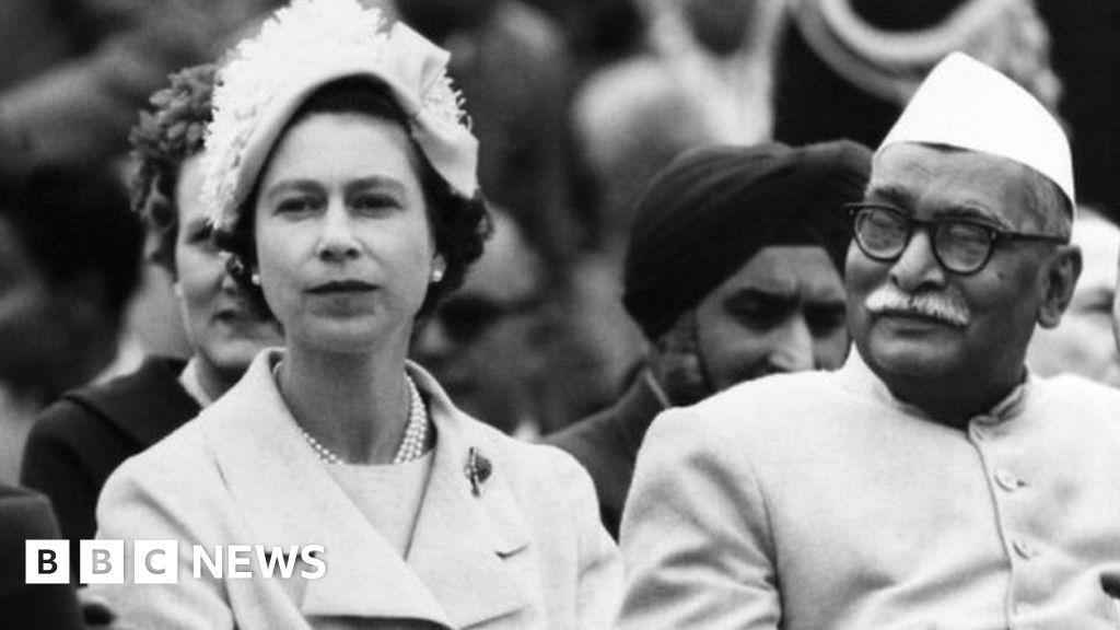 Queen Elizabeth II: How the monarch charmed millions of Indians