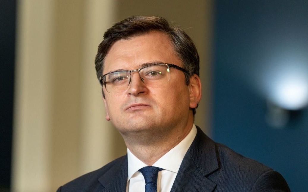 Ukraine and France Working On Supply of New CAESARs - Kuleba