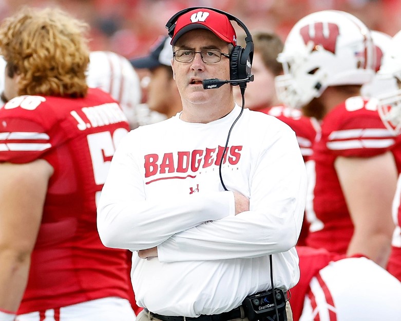 Wisconsin fires Chryst, names Leonhard interim