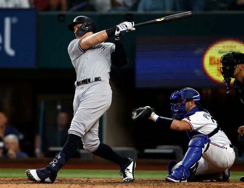 Aaron Judge hits his 62nd home run, setting a new American League record