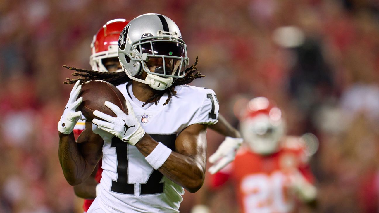 WR Adams pushes person postgame, apologizes