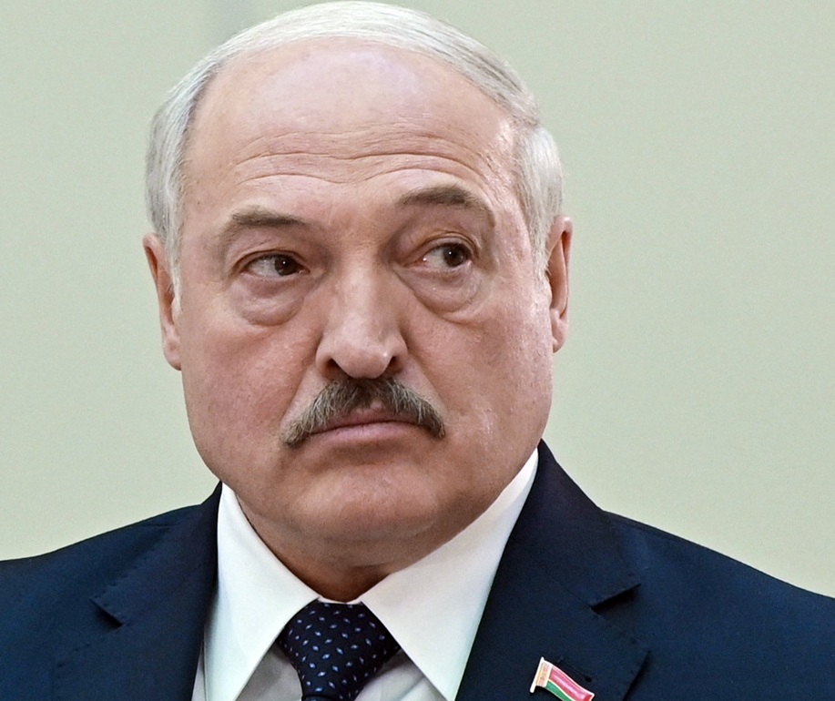 Belarus: EU warns Lukashenko of sanctions over joint grouping of troops with Russia