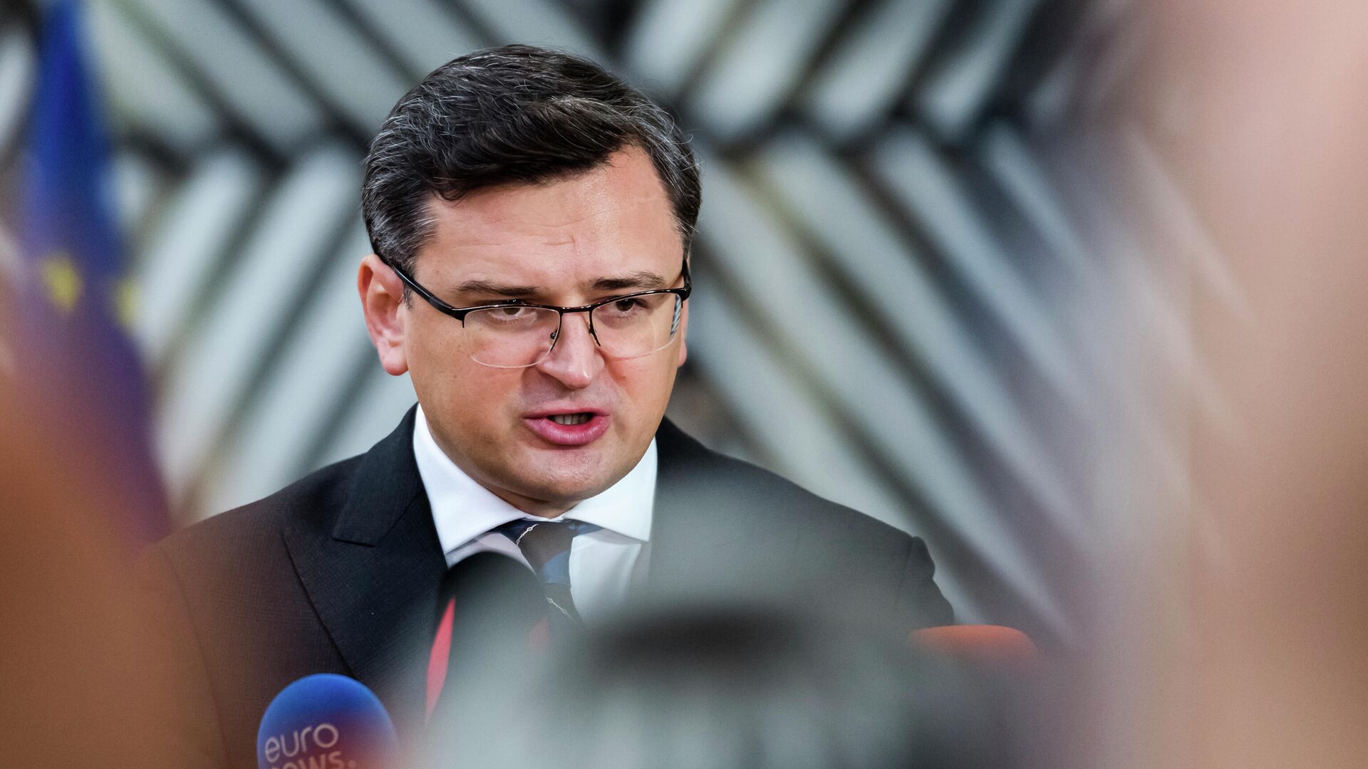 Kuleba on Military Draft Notices for Schlumberger in Russia: Time to Leave Russia