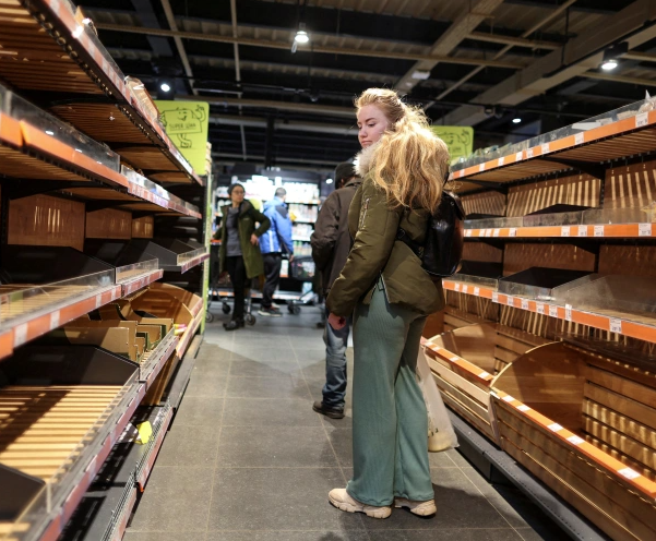 Invaders stop supplying food to Kherson, close supermarkets - Khlan