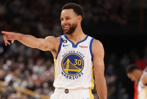 Stephen Curry hilariously reacts after TNT's Kevin Harlan jinxes free-throw streak