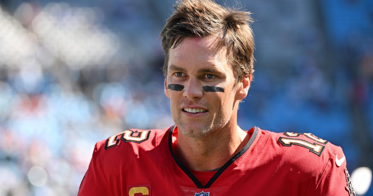 How on-field struggles, divorce rumors have plagued Tom Brady since unretiring