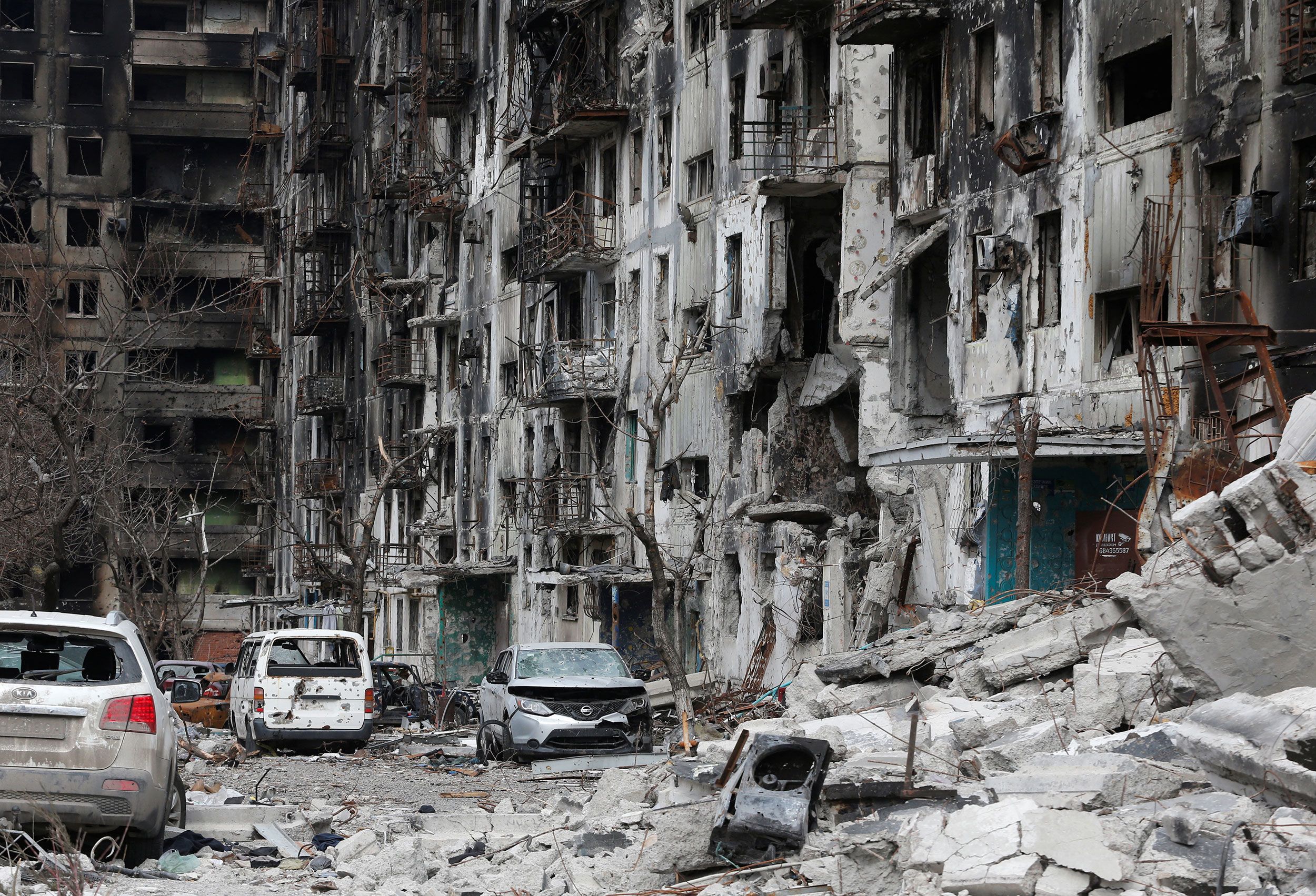 Occupiers trying to hide their war crimes, - Mariupol mayor