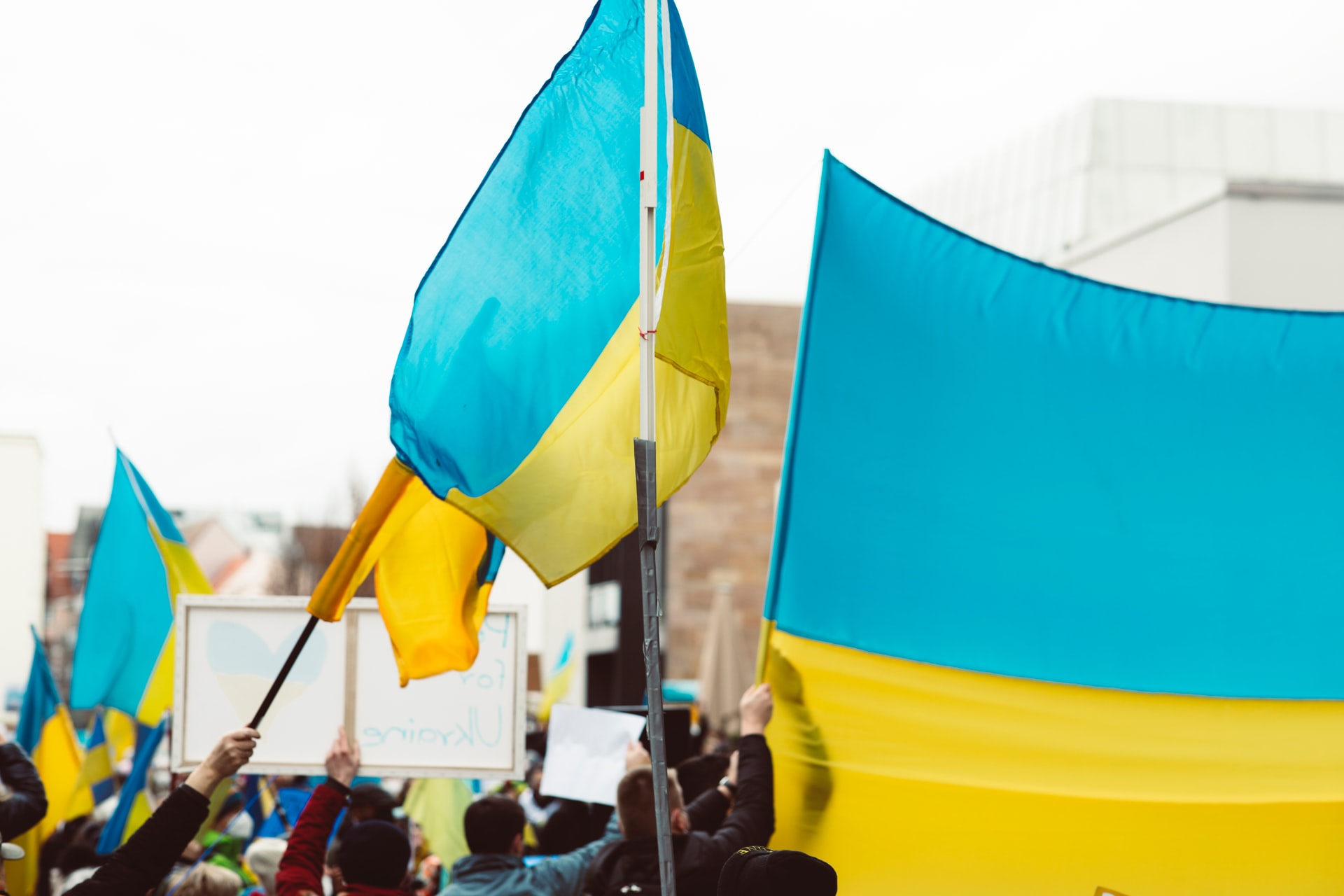 Emergency assistance during the war: useful contacts for Ukrainians