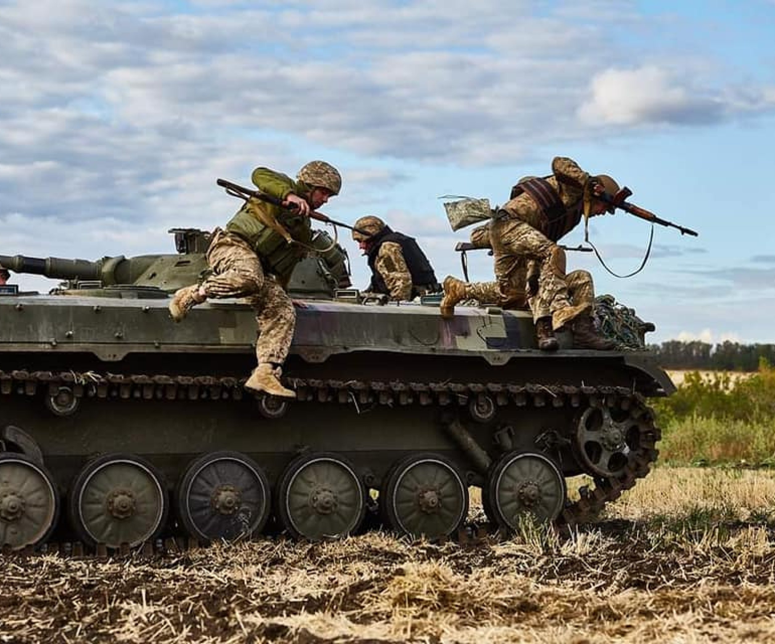 Russian troops are becoming more vulnerable near Svatovo - British intelligence