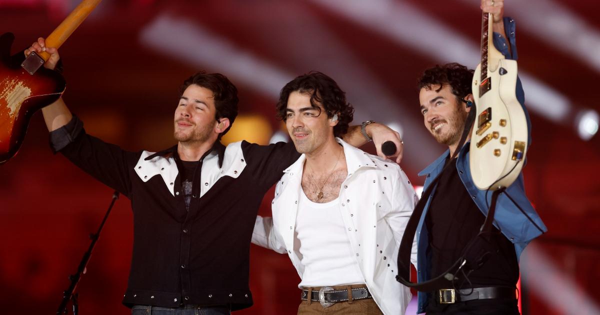 Cowboys-Giants viewers react to the Jonas Brothers' Thanksgiving halftime performance