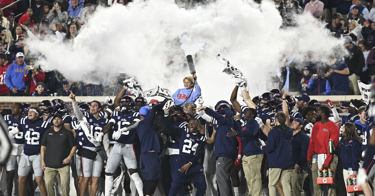The Egg Bowl had everything, including a Thicc Six, Lane Kiffin’s son wielding a fire extinguisher, and a fantastic finish