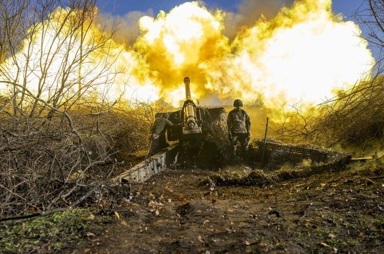 russia is planning quite big air attacks - defence expert