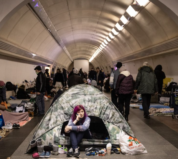 Stay safe everywhere: compact bomb shelters on the streets of the Ukrainian cities (VIDEO)