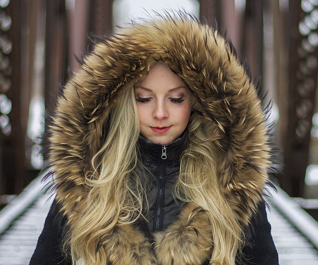 30 Fluffy Winter Accessories to Keep You Warm