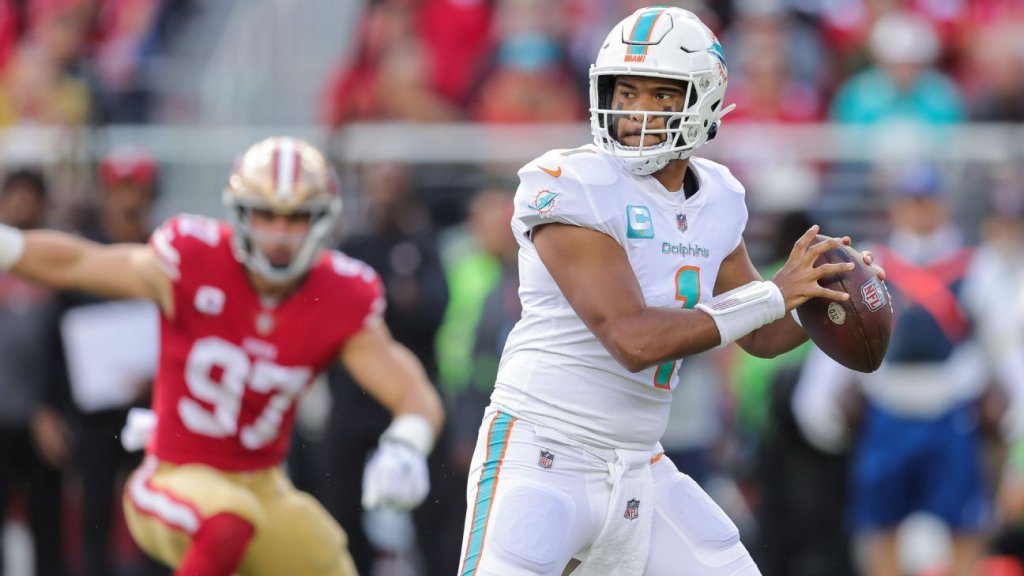 Watson struggles, is booed in return with Browns