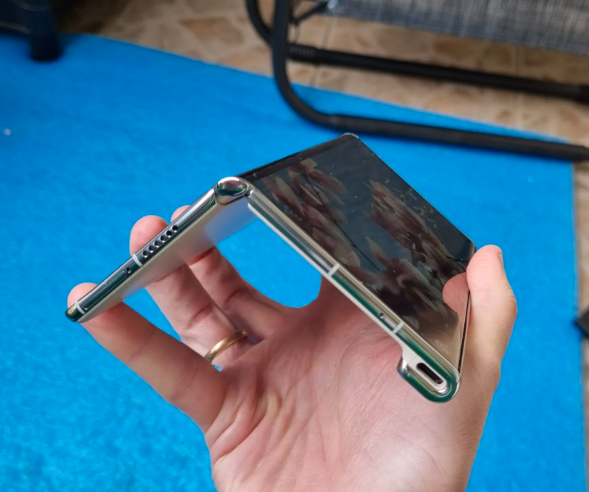 Huawei Mate XS 2 Folding Smartphone Review: Two Weeks With A Miracle Of Technology
