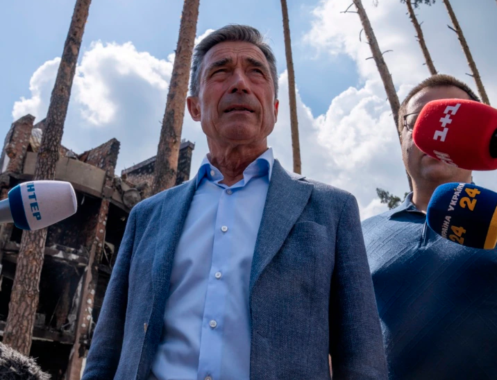 Former NATO Chief Joins Calls to Better Arm Ukraine