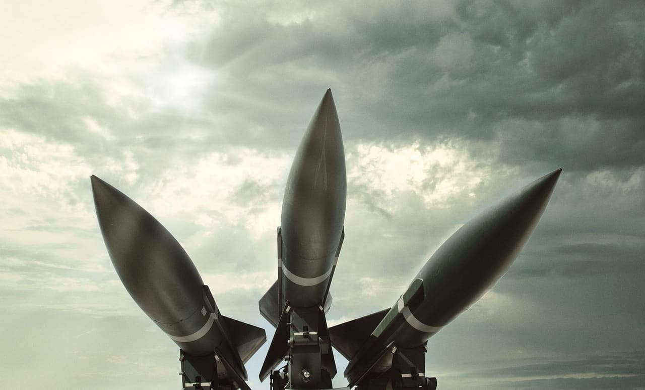 Ukrainian air force warns threat of Russian missile strikes still remains