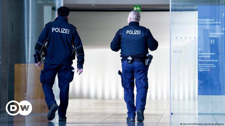 German police search Argentine 'dirty war' suspect's home