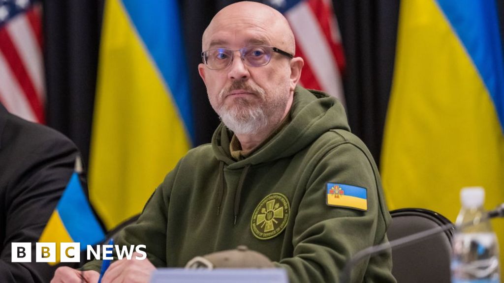 Ukraine war: Russia planning 24 February offensive, Ukrainian defence minister says
