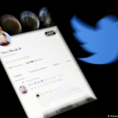 Twitter reveals code showing why tweets pop-up
