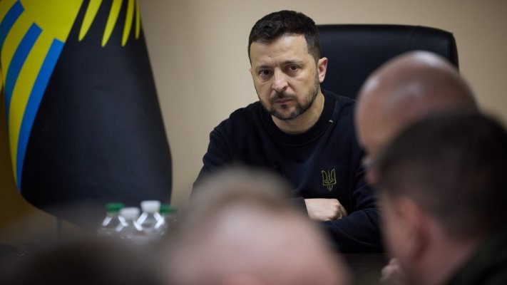 President hears reports at Staff HQ meeting on protecting infrastructure, strengthening domestic weapons production