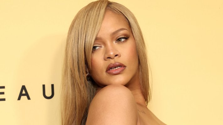Rihanna Says She's Already Over Her Blonde Era
