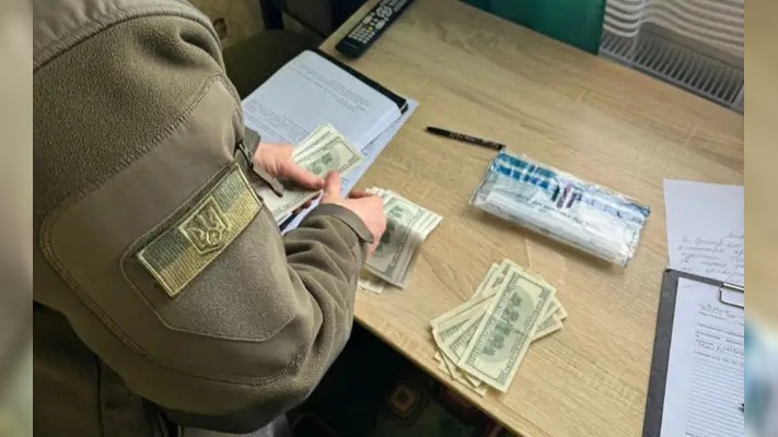 Ukrainian Officer Arrested for Smuggling Men Abroad for $7K